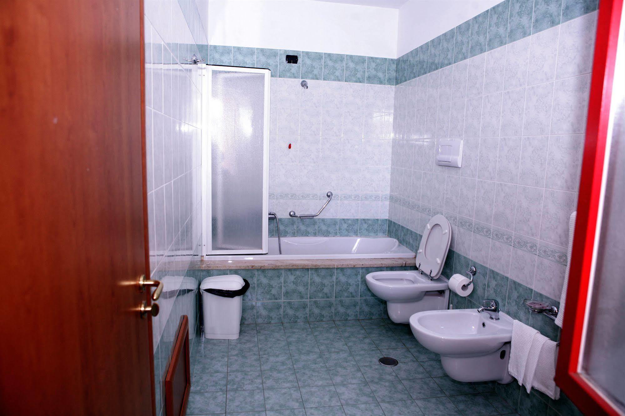Hotel Castelmonardo Filadelfia Exterior photo